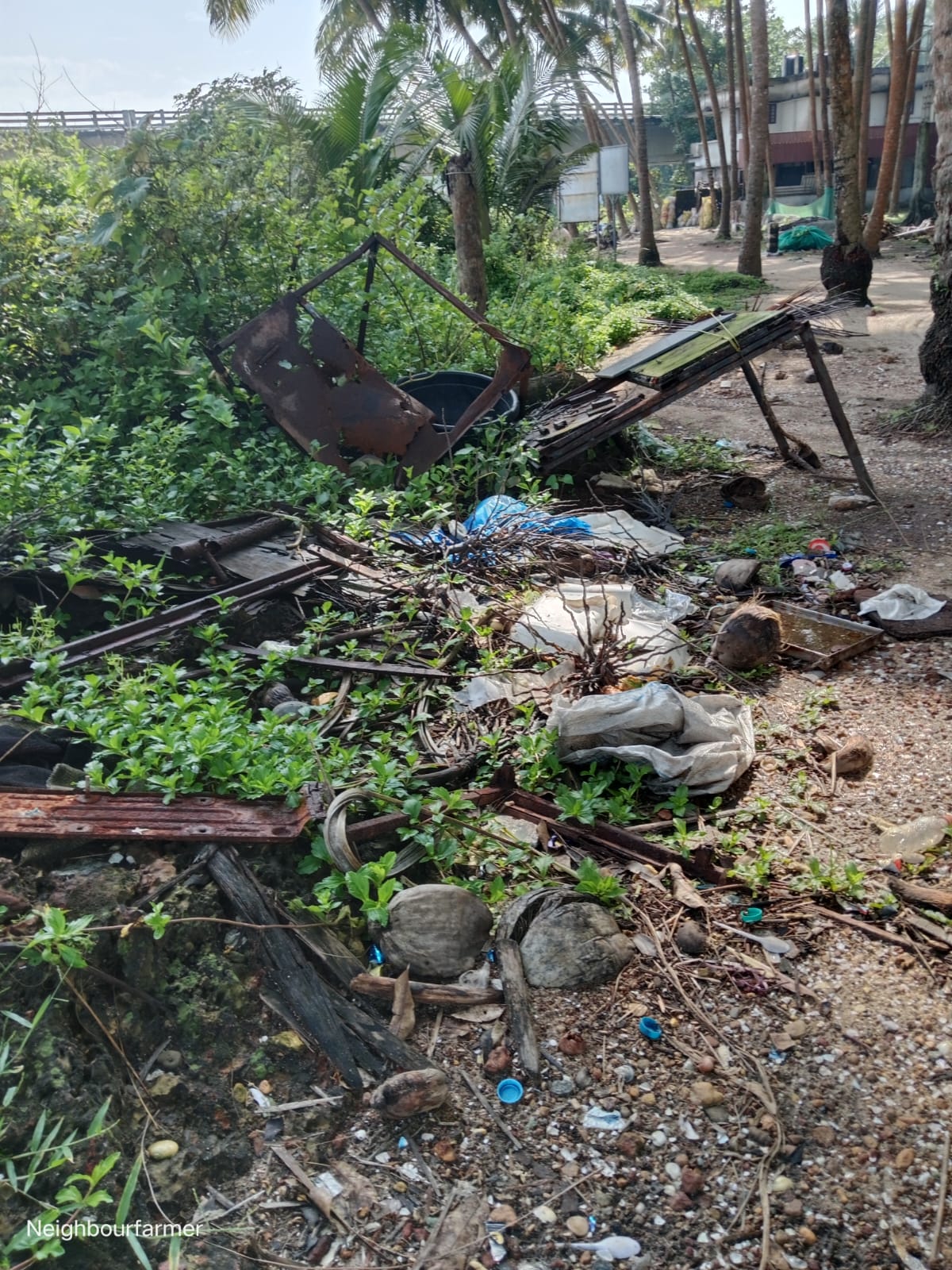 മാലിന്യ പ്രതിസന്ധിയിലും സർക്കാർ അവഗണനയിലും വലഞ്ഞു കടലുണ്ടിക്കടവ് ടൂറിസ്റ്റ് കേന്ദ്രം.